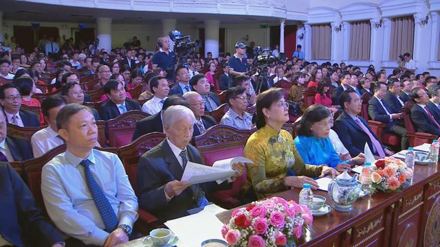 TP.HCM long trọng kỷ niệm 100 năm Ngày Báo chí Cách mạng Việt Nam và trao Giải Báo chí TP.HCM lần thứ 43- Ảnh 2. TP.HCM long trọng kỷ niệm 100 năm Ngày Báo chí Cách mạng Việt Nam và trao Giải Báo chí TP.HCM lần thứ 43- Ảnh 2.
