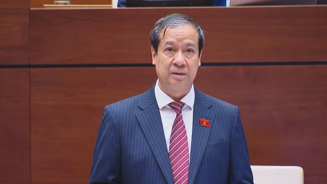 Bộ trưởng Bộ Giáo dục và Đào tạo tiếp tục trả lời chất vấn trước Quốc hội - Ảnh 2.