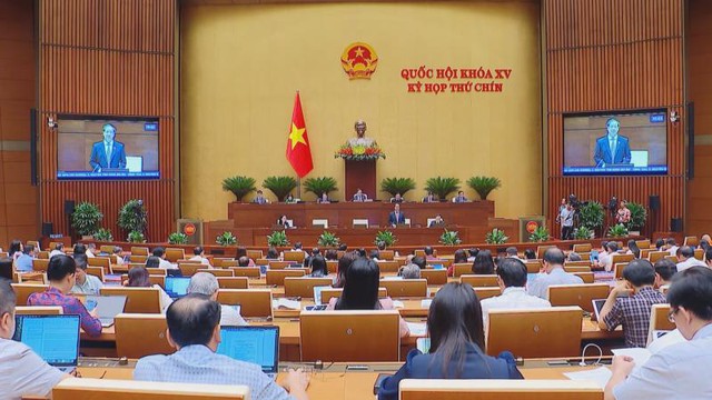 Bộ trưởng Bộ Giáo dục và Đào tạo tiếp tục trả lời chất vấn trước Quốc hội - Ảnh 1.