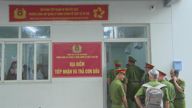 TP.HCM thu hồi và cấp mới con dấu: Bảo đảm không gián đoạn hoạt động sau sáp nhập - Ảnh 1.
