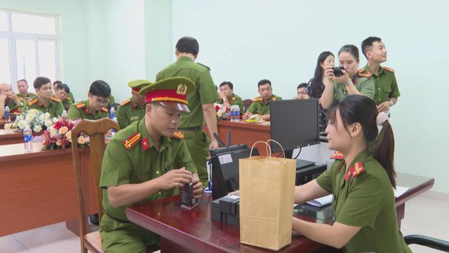 TP.HCM thu hồi và cấp mới con dấu: Bảo đảm không gián đoạn hoạt động sau sáp nhập - Ảnh 3.