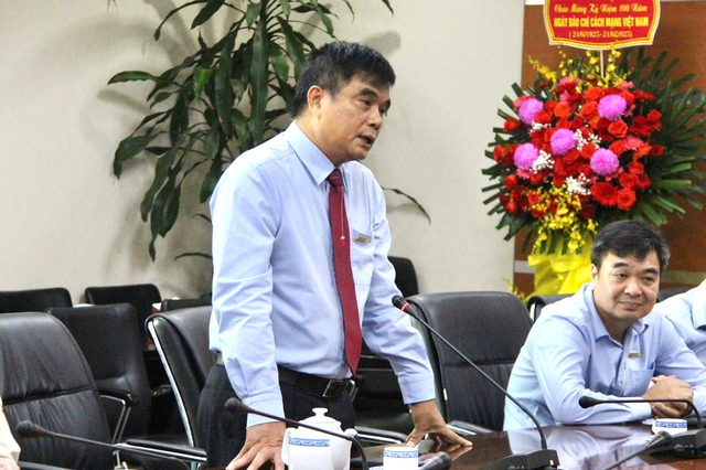 Lãnh đạo TP.HCM thăm, chúc mừng các cơ quan báo chí - Ảnh 1.