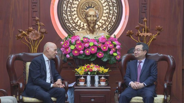 PHÓ BÍ THƯ THƯỜNG TRỰC THÀNH ỦY TP.HCM NGUYỄN THANH NGHỊ TIẾP ĐẠI SỨ HÀ LAN TẠI VIỆT NAM - Ảnh 2.