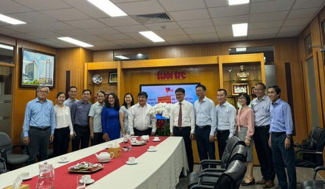 Lãnh đạo TP.HCM thăm, chúc mừng các cơ quan báo chí - Ảnh 3.