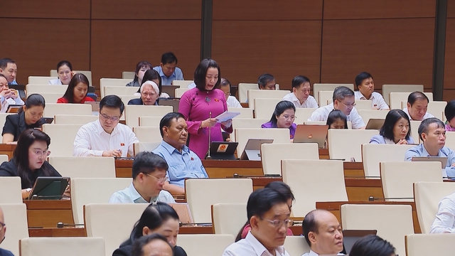 Phiên chất vấn tại Quốc hội: Thẳng thắn, trách nhiệm, hướng về thực tiễn - Ảnh 3.