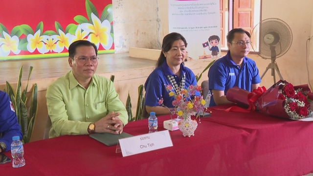 TP.HCM thăm và động viên chiến sĩ, thiếu nhi tình nguyện hè tại Lào - Ảnh 3.