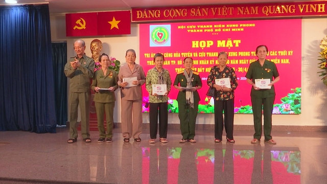 Họp mặt tri ân Dân công hỏa tuyến và cựu Thanh niên xung phong tiêu biểu các thời kỳ - Ảnh 1.