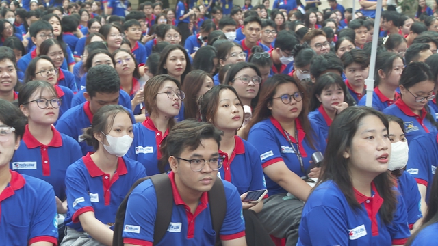 Tiếp sức mùa thi 2025: Hướng đến “mùa thi hạnh phúc” cho thí sinh- Ảnh 3. Tiếp sức mùa thi 2025: Hướng đến “mùa thi hạnh phúc” cho thí sinh- Ảnh 3.