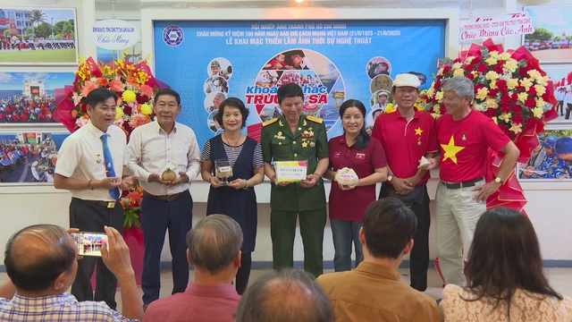 "Khoảnh khắc Trường Sa": 100 câu chuyện từ biển đảo quê hương - Ảnh 3.