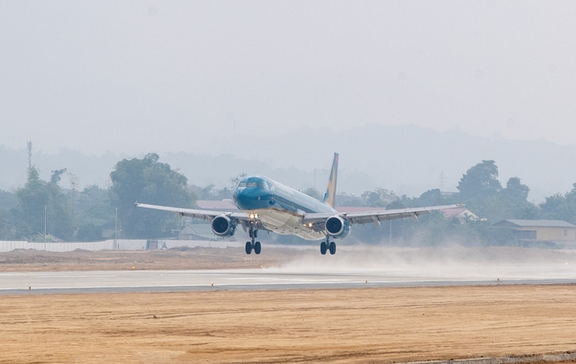 Vietnam Airlines điều chỉnh khai thác do sân bay Vinh tạm đóng cửa từ tháng 7/2025- Ảnh 2. Vietnam Airlines điều chỉnh khai thác do sân bay Vinh tạm đóng cửa từ tháng 7/2025- Ảnh 2.