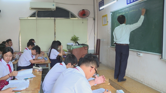TP.HCM công bố điểm thi lớp 10: Giảm mạnh điểm 10, tăng độ phân hóa theo năng lực học sinh - Ảnh 3.