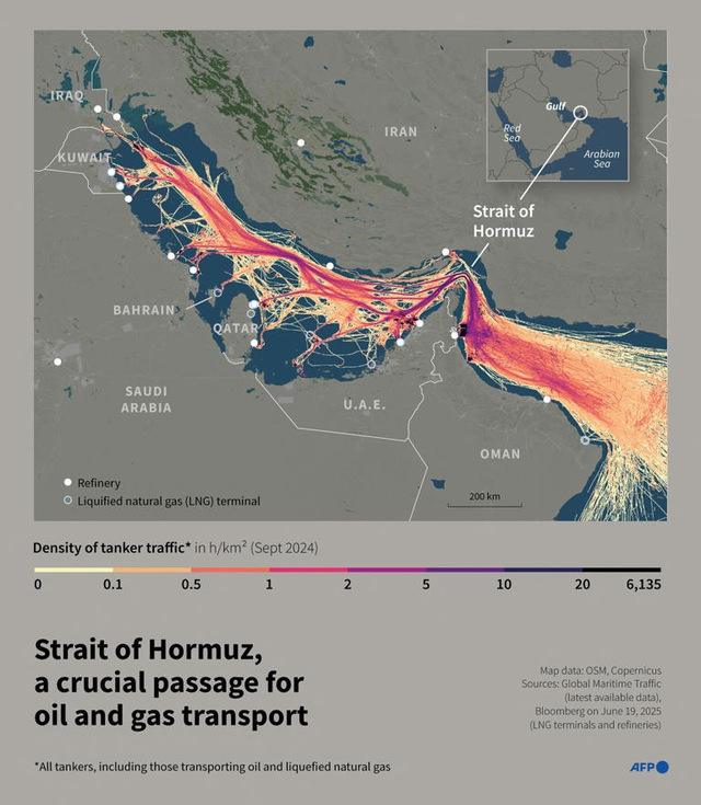 Iran đóng của eo Eo biển Hormuz để đáp trả Mỹ - Ảnh 1.
