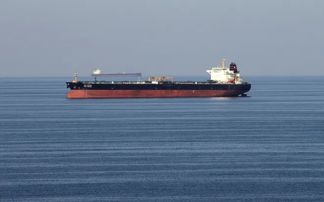 Iran đóng của eo Eo biển Hormuz để đáp trả Mỹ - Ảnh 2.