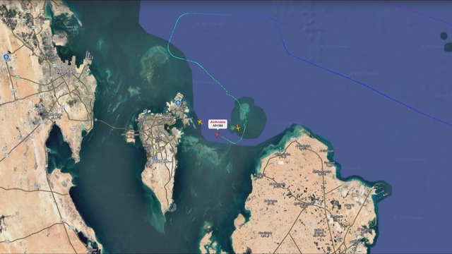 Iran tấn công bằng tên lửa vào căn cứ không quân Mỹ của Qatar - Ảnh 2.