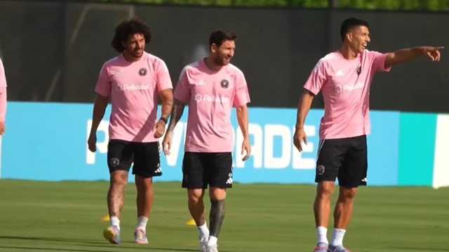 Messi tích cực tập luyện cùng Inter Miami cho lượt cuối Club World Cup - Ảnh 1. Messi tích cực tập luyện cùng Inter Miami cho lượt cuối Club World Cup - Ảnh 1.