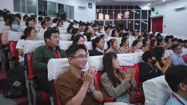 Chấm dứt kỳ thị bạch biến: Nâng tầm điều trị - Ảnh 1.
