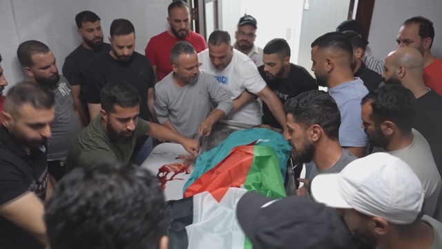Người định cư Israel tấn công thị trấn Palestine ở Bờ Tây - Ảnh 1.