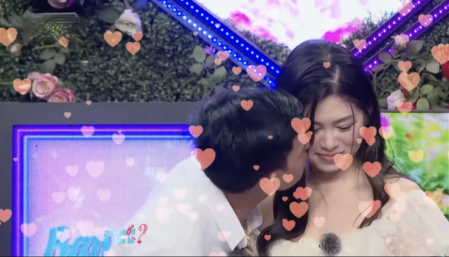 Cô gái Gia Lai xinh đẹp với mối tình "không lời" - Ảnh 3.