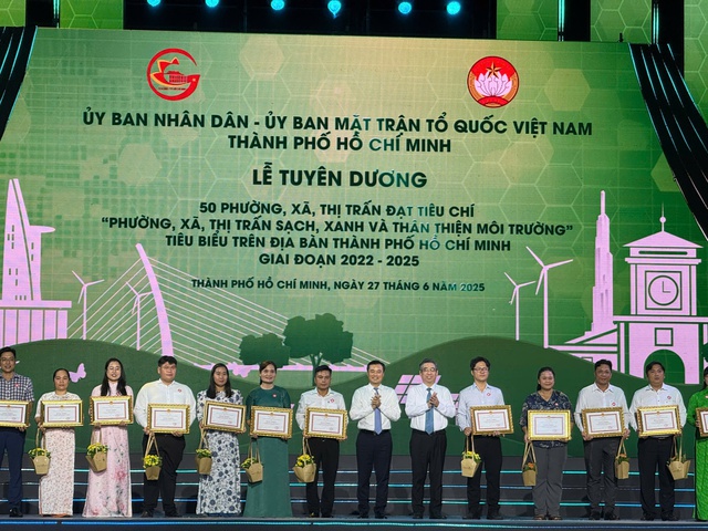 TP.HCM khai mạc chuỗi hoạt động kỷ niệm 327 năm hình thành và phát triển - Ảnh 3.
