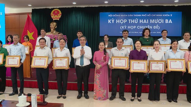 Kỳ họp 23 HĐND TP.HCM Khóa X: Những quyết sách lịch sử mở ra kỷ nguyên mới cho Thành phố - Ảnh 1.