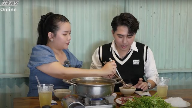 Chen Ru Lu và Thanh Nhí thích thú với món lạ - lẩu bò mắm ruốc - Ảnh 3.