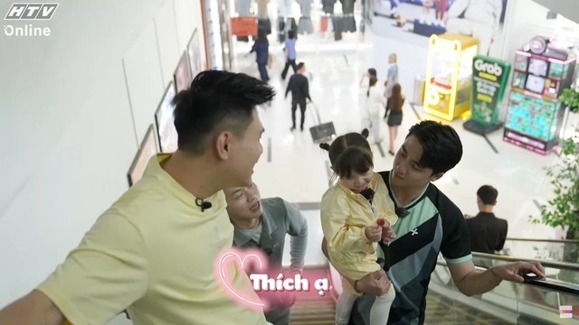 Pam cùng ba Long vượt qua “khủng hoảng tuổi lên 3” - Ảnh 1.