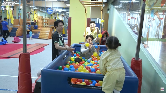 Pam cùng ba Long vượt qua “khủng hoảng tuổi lên 3” - Ảnh 2.