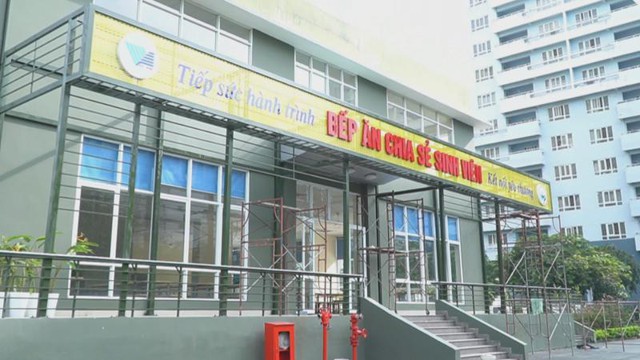 Bếp ăn chia sẻ sinh viên – Nơi thắp lên ngọn lửa yêu thương - Ảnh 1.
