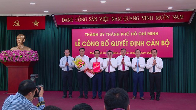 Thành ủy TP.HCM trao quyết định của Bộ Chính trị, chuẩn y đồng chí Đặng Minh Thông giữ chức Phó Bí thư Thành ủy TP.HCM - Ảnh 2.