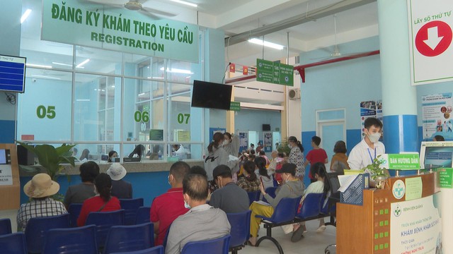 Cơ sở y tế TP.HCM hoạt động đầy đủ, phục vụ khám chữa bệnh liên tục - Ảnh 1.