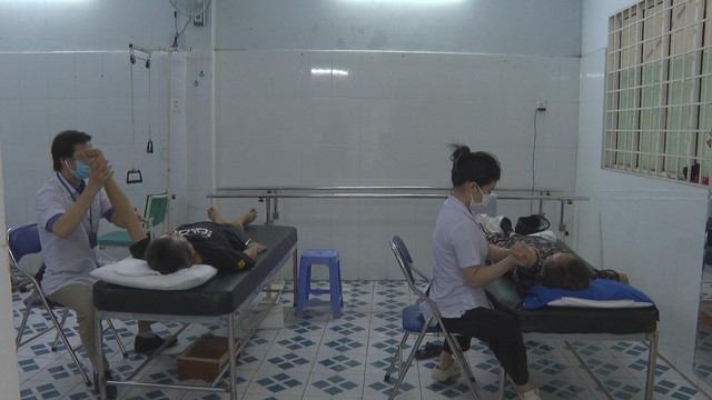 Cơ sở y tế TP.HCM hoạt động đầy đủ, phục vụ khám chữa bệnh liên tục - Ảnh 3.