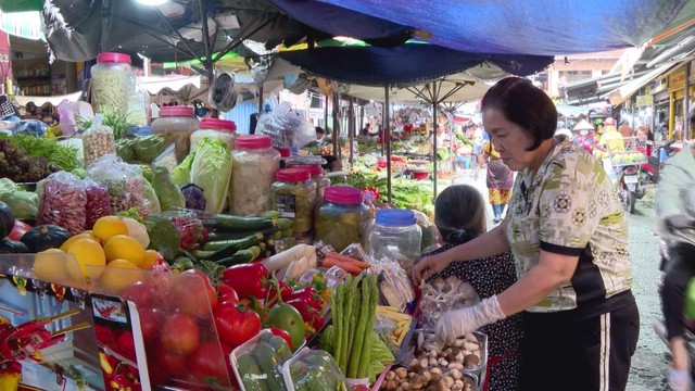 Đảm bảo an toàn thực phẩm, đặt người tiêu dùng ở vị trí ưu tiên - Ảnh 3.