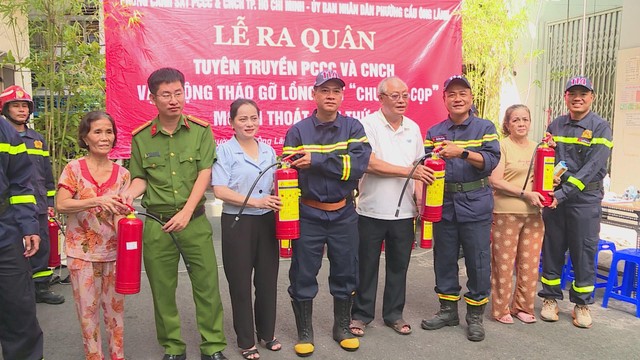TPHCM báo động cháy nổ tại các chung cư cũ - Ảnh 2.