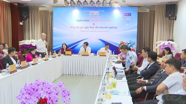 Doanh nghiệp chân chính lao đao vì “gọng kìm” hàng giả và thông tin giả - Ảnh 1.