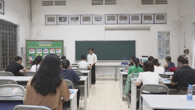 Đẩy mạnh chương trình đào tạo nghề cho lao động hưởng trợ cấp thất nghiệp - Ảnh 1.