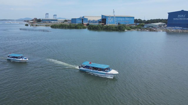 TP.HCM: Tour hè trải nghiệm du lịch bằng cano thu hút du khách - Ảnh 1.
