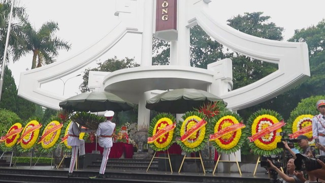 Tri ân anh hùng liệt sĩ tại Vị Xuyên nhân kỷ niệm 78 năm Ngày Thương binh – Liệt sĩ - Ảnh 1.
