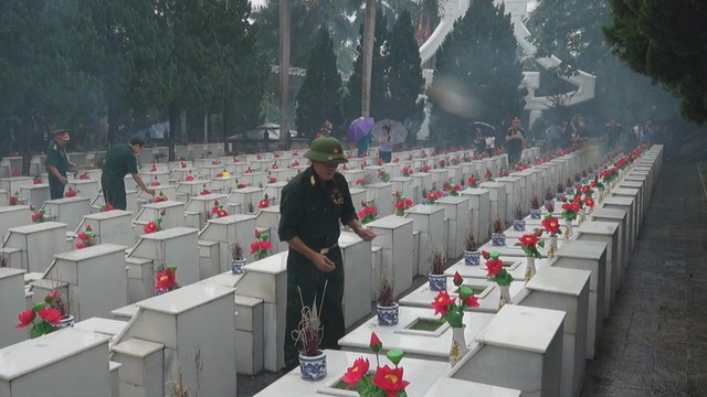 Tri ân anh hùng liệt sĩ tại Vị Xuyên nhân kỷ niệm 78 năm Ngày Thương binh – Liệt sĩ - Ảnh 5.