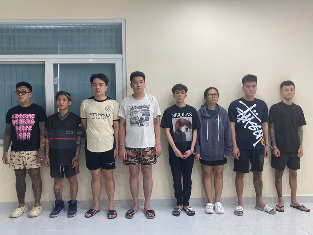 TP.HCM: Bắt tạm giam 8 đối tượng trong đường dây buôn bán khí cười trái phép, thu lợi bất chính hàng trăm tỷ đồng- Ảnh 5. TP.HCM: Bắt tạm giam 8 đối tượng trong đường dây buôn bán khí cười trái phép, thu lợi bất chính hàng trăm tỷ đồng- Ảnh 5.