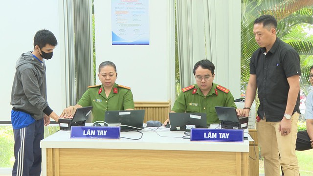 Phường Bình Tiên: Người dân có thể làm CCCD ngay tại Trung tâm phục vụ hành chính công - Ảnh 3.