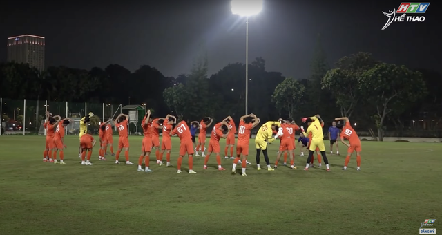 U23 Việt Nam đổ bộ Jakarta, sẵn sàng chinh phục giải U23 Đông Nam Á - Ảnh 1.