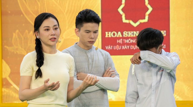 Diễn viên Phương Oanh: Biến cố tuổi 15 và ước muốn lớn nhanh để kiếm tiền nuôi cha mẹ - Ảnh 2.