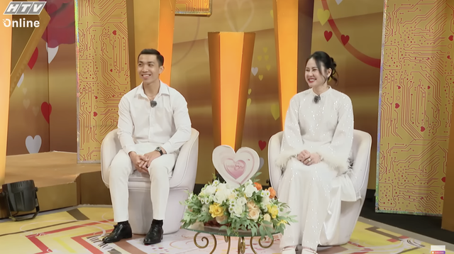 Vợ hơn 5 tuổi, chủ động "cưa đổ" chồng "sáu múi" - Ảnh 2.