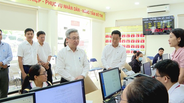 Thành ủy TP.HCM khảo sát về thực hiện chính quyền hai cấp tại phường Bình Trưng và phường Thủ Đức - Ảnh 2.