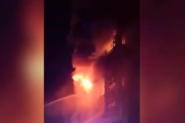 Iraq: Cháy lớn tại đại siêu thị mới khai trương, hàng chục người thiệt mạng - Ảnh 1.
