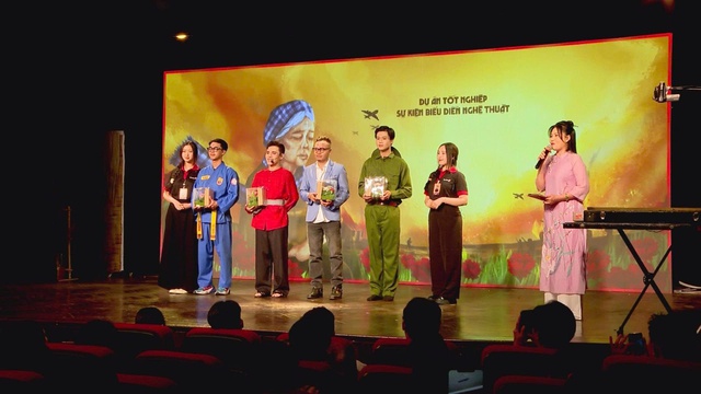 “Mùa Hoa Mẹ Đợi”: Sự tri ân lặng thầm gửi đến những người mẹ qua các thời kỳ - Ảnh 6.