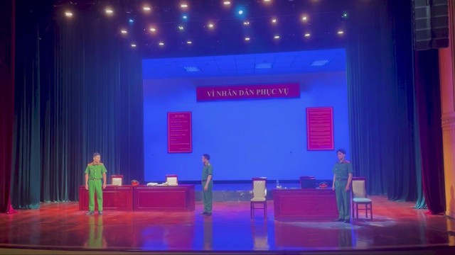 Kịch chính luận hồi sinh: Khi sân khấu phản ánh hơi thở thời cuộc - Ảnh 1.