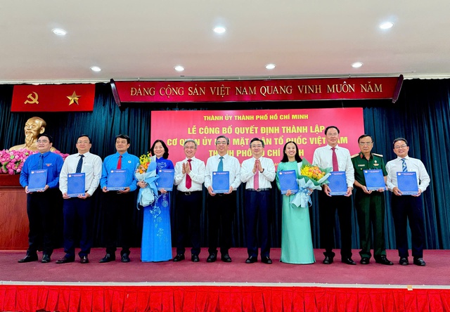 Công bố quyết định thành lập cơ quan Ủy ban Mặt trận Tổ quốc Việt Nam TP.HCM - Ảnh 1.