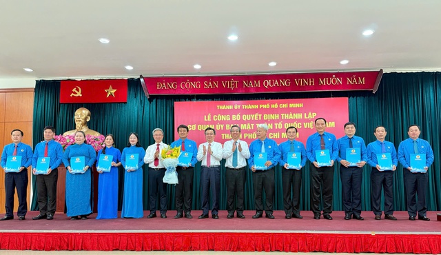 Công bố quyết định thành lập cơ quan Ủy ban Mặt trận Tổ quốc Việt Nam TP.HCM - Ảnh 2.