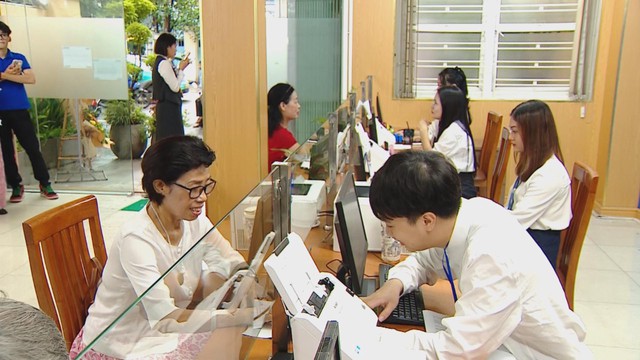Hà Nội vận hành bộ máy chính quyền mới: Khởi đầu suôn sẻ, người dân yên tâm với chất lượng phục vụ - Ảnh 2.